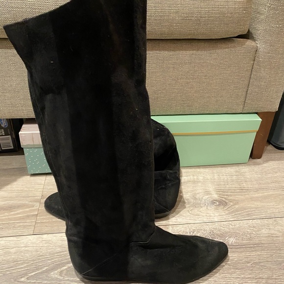 3 pairs of suede boots - Picture 8 of 14